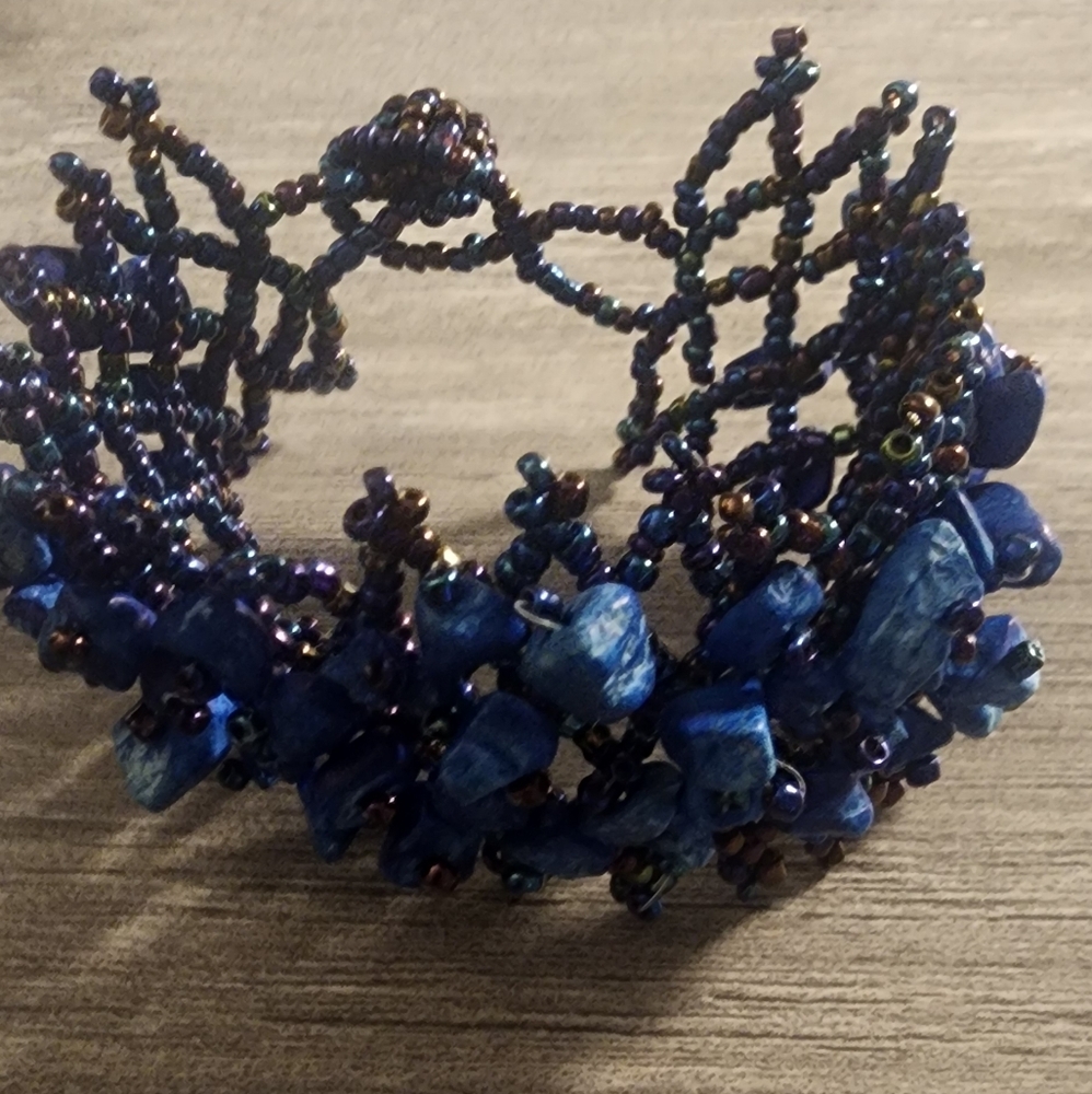 Elegant Blue Beaded Bracelet. Jade Stone.‎